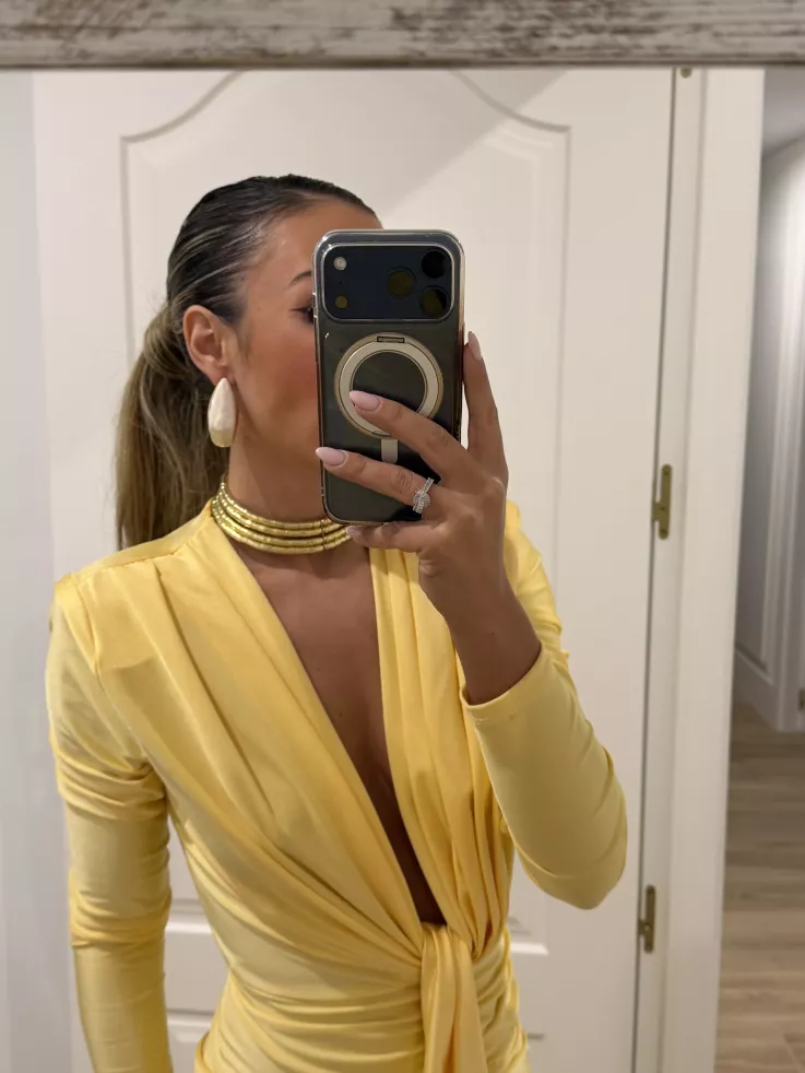 Pendientes dorado y hueso