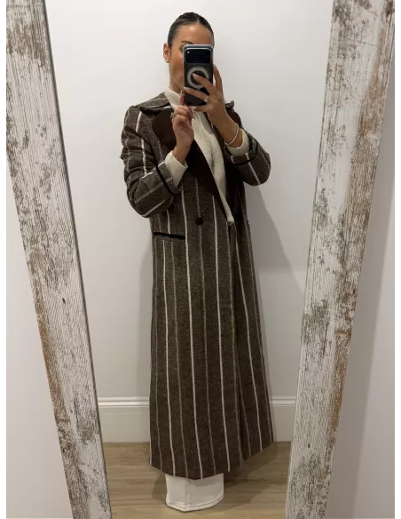 Abrigo Dalia marrón de rayas