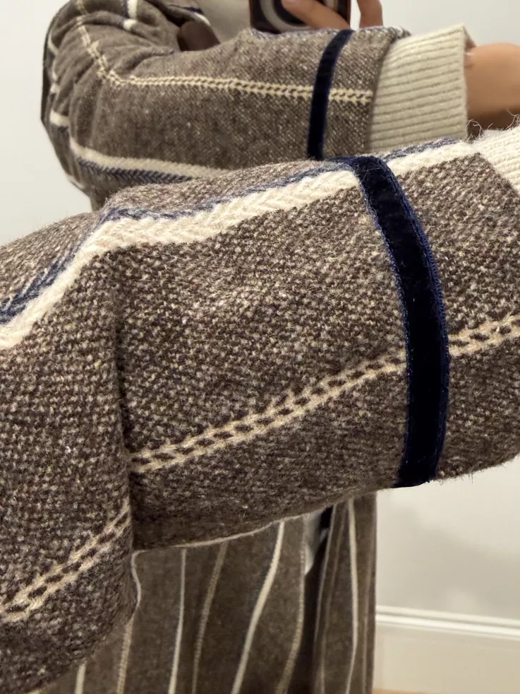 Abrigo Dalia marrón de rayas