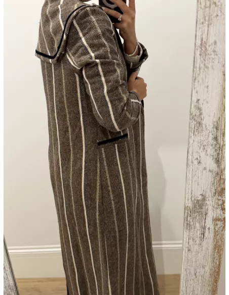 Abrigo Dalia marrón de rayas