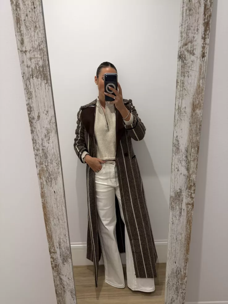 Abrigo Dalia marrón de rayas