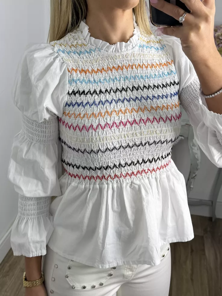 Camisa blanca nido abeja zig zag