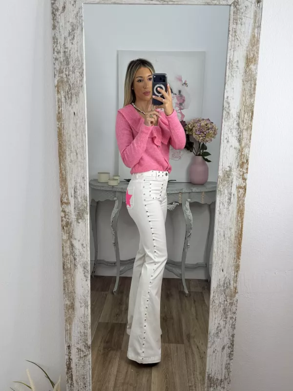 Jeans blanco tachuelas y estrella rosa
