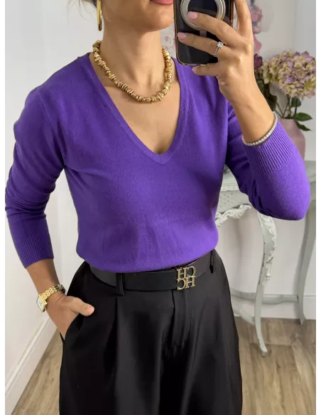 Jersey básico cuello de pico morado