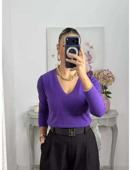 Jersey básico cuello de pico morado