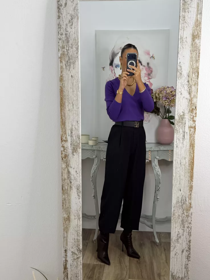 Jersey básico cuello de pico morado