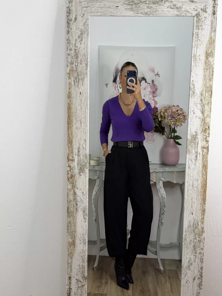 Jersey básico cuello de pico morado