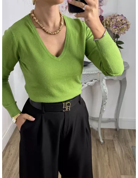 Jersey básico cuello de pico verde lima