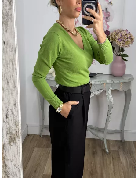 Jersey básico cuello de pico verde lima