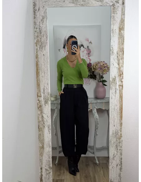 Jersey básico cuello de pico verde lima