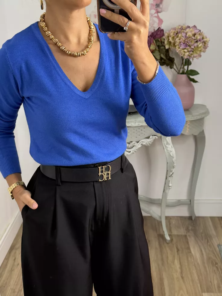 Jersey básico cuello de pico azul