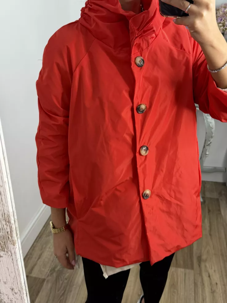 Cortavientos cuello chimenea rojo