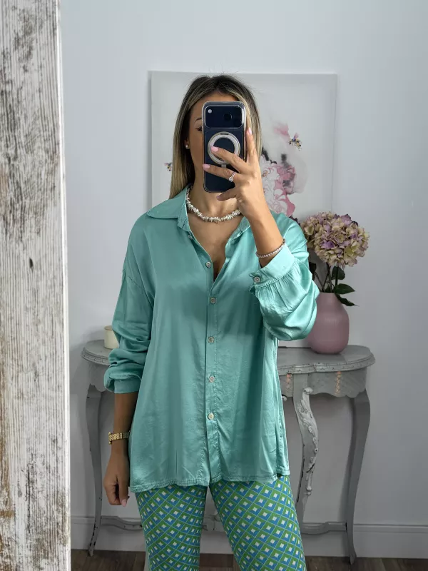 Camisa satinada abotonada verdeagua