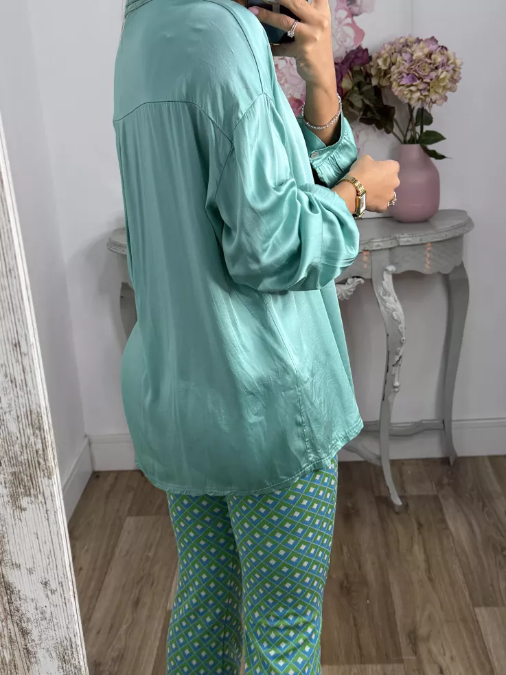 Camisa satinada abotonada verdeagua