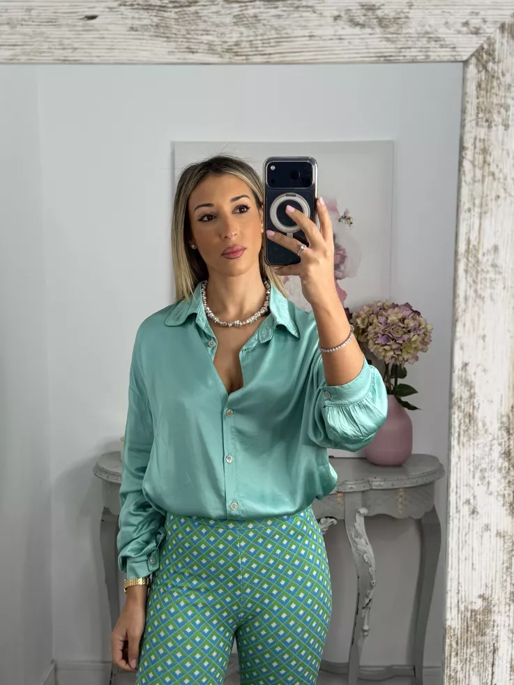 Camisa satinada abotonada verdeagua