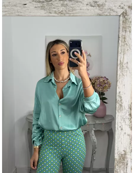 Camisa satinada abotonada verdeagua