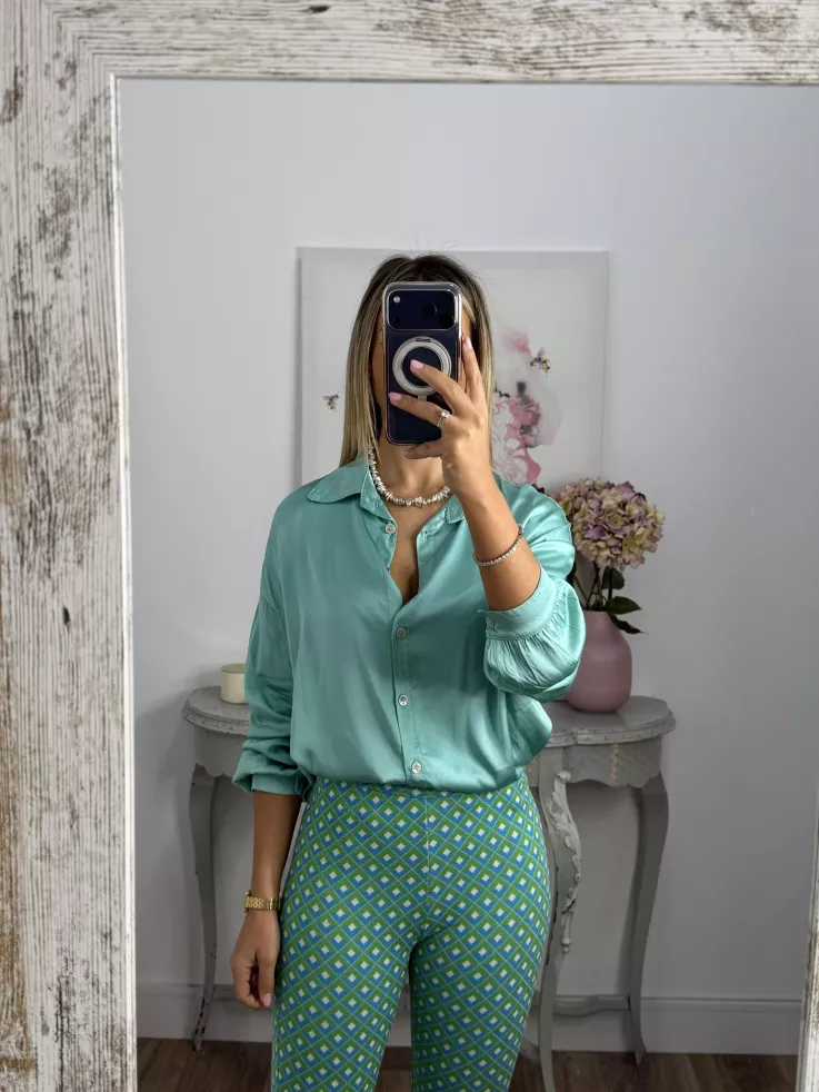 Camisa satinada abotonada verdeagua