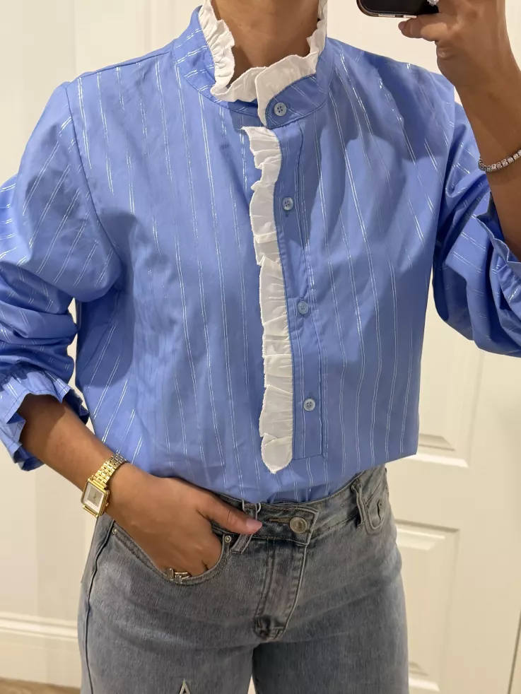 Camisa azul de raya plateada