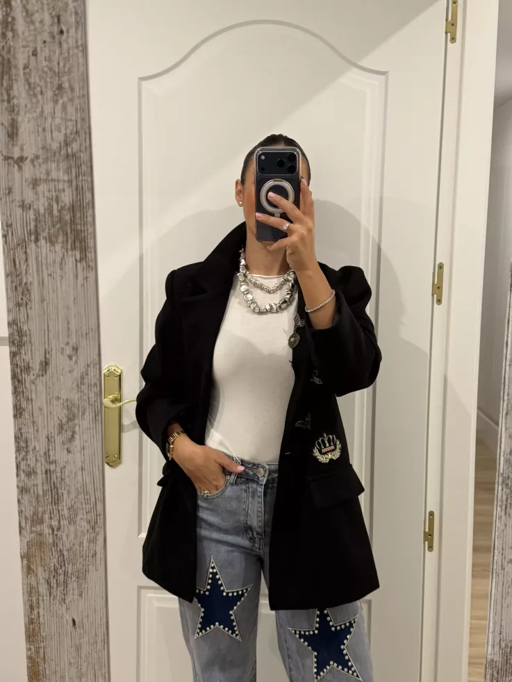 Chaqueta oversize negra parches