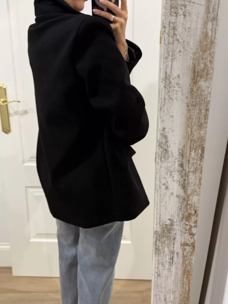 Chaqueta oversize negra parches