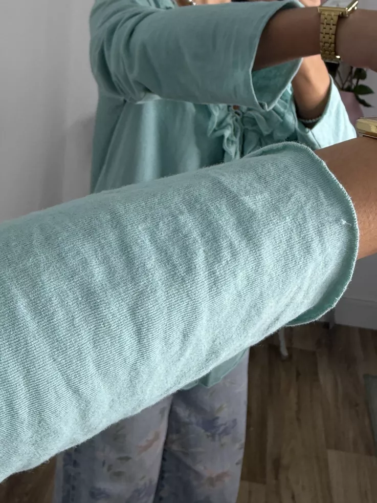 Camiseta con volantes pecho verde agua