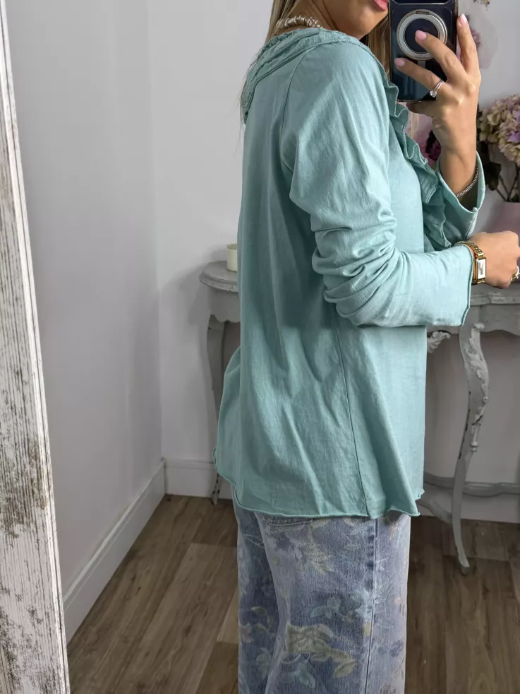 Camiseta con volantes pecho verde agua