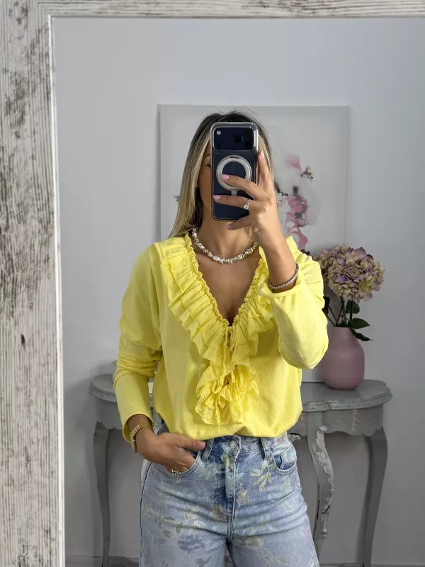 Camiseta con volantes pecho amarilla