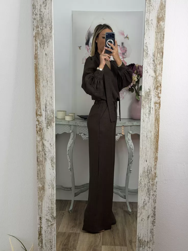 Conjunto lazada camisa marrón