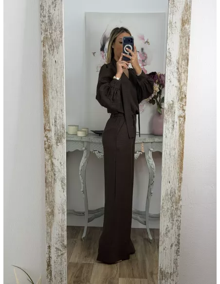 Conjunto lazada camisa marrón