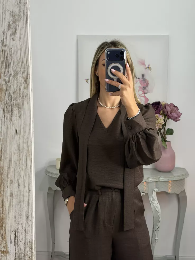 Conjunto lazada camisa marrón