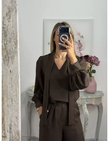 Conjunto lazada camisa marrón