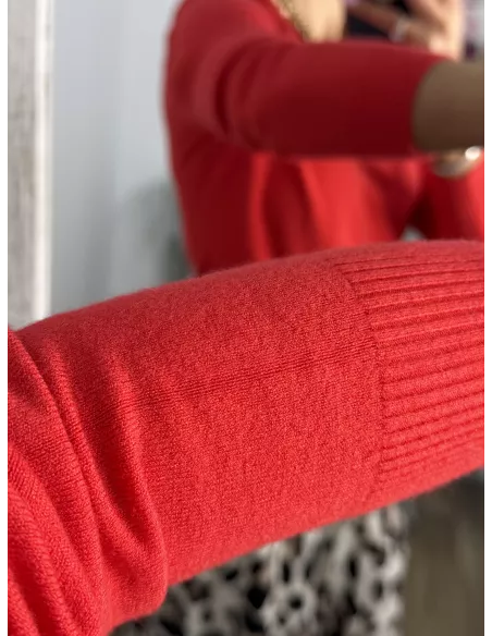 Jersey básico cuello de pico rojo