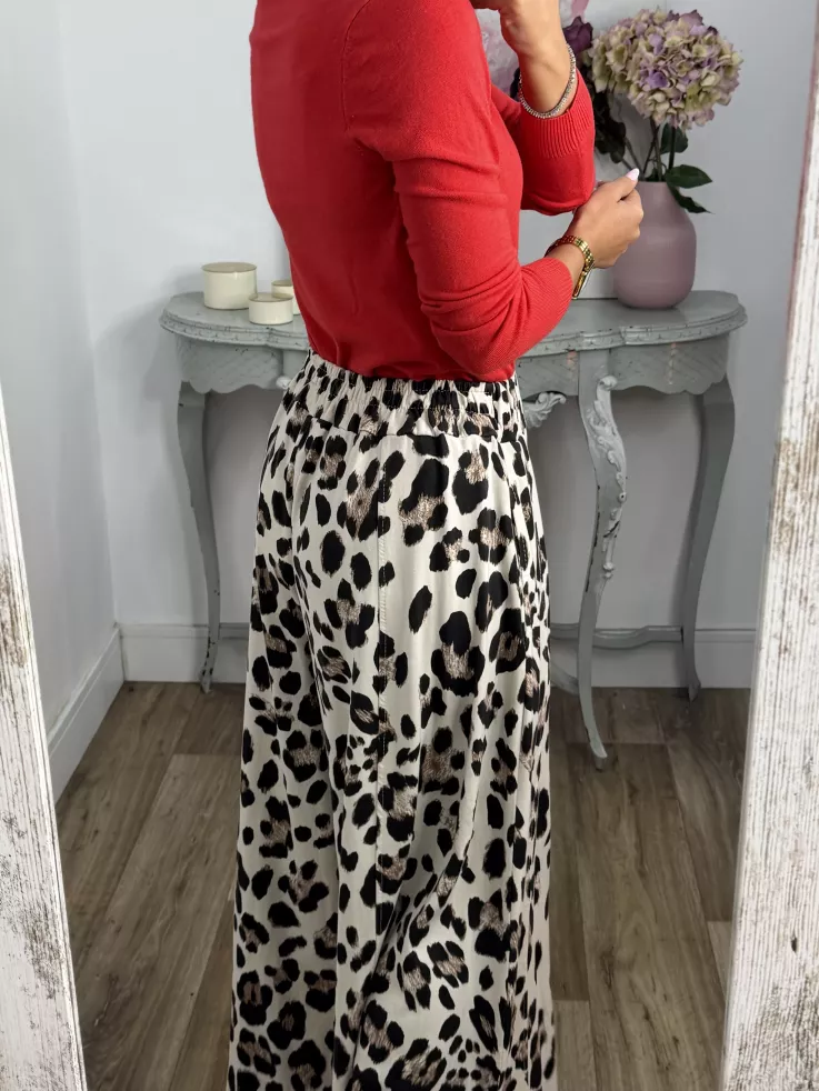 Jersey básico cuello de pico rojo