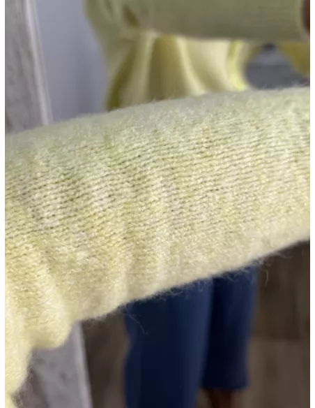 Rebeca Mendy amarilla