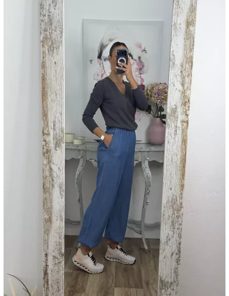 Jersey básico cuello de pico gris