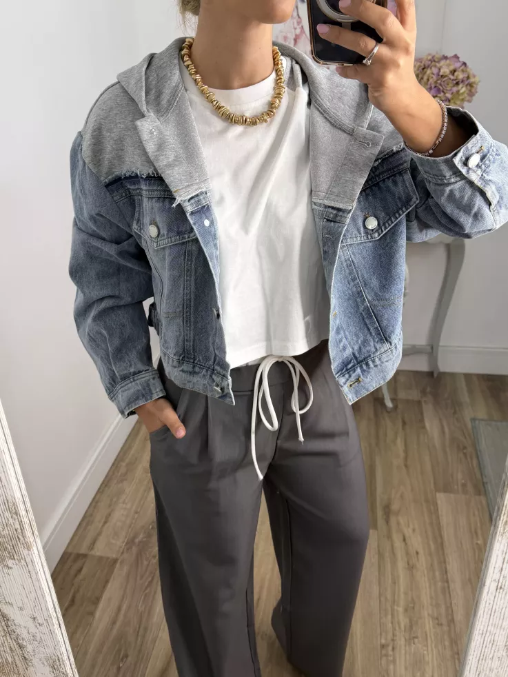 Chaqueta vaquera denim con capucha gris