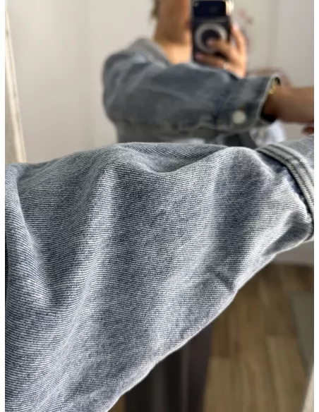 Chaqueta vaquera denim con capucha gris