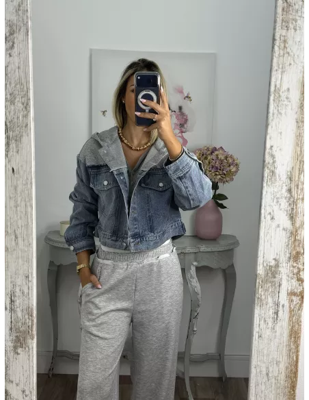Chaqueta vaquera denim con capucha gris