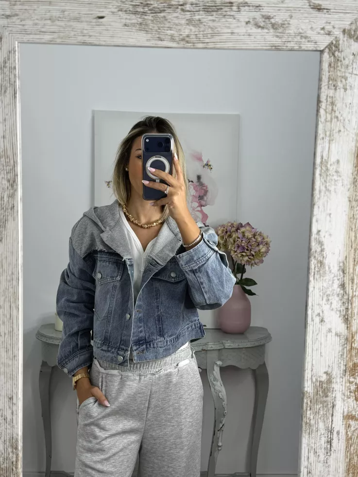Chaqueta vaquera denim con capucha gris