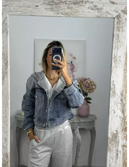 Chaqueta vaquera denim con capucha gris