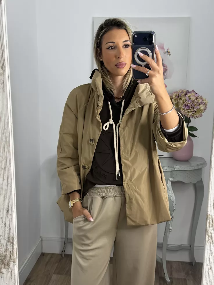 Cortavientos cuello chimenea camel