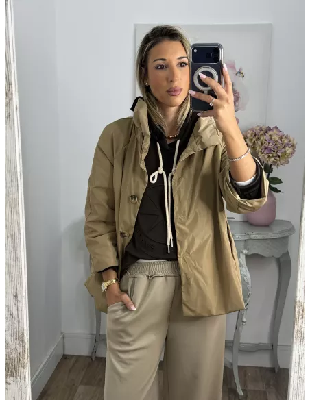 Cortavientos cuello chimenea camel