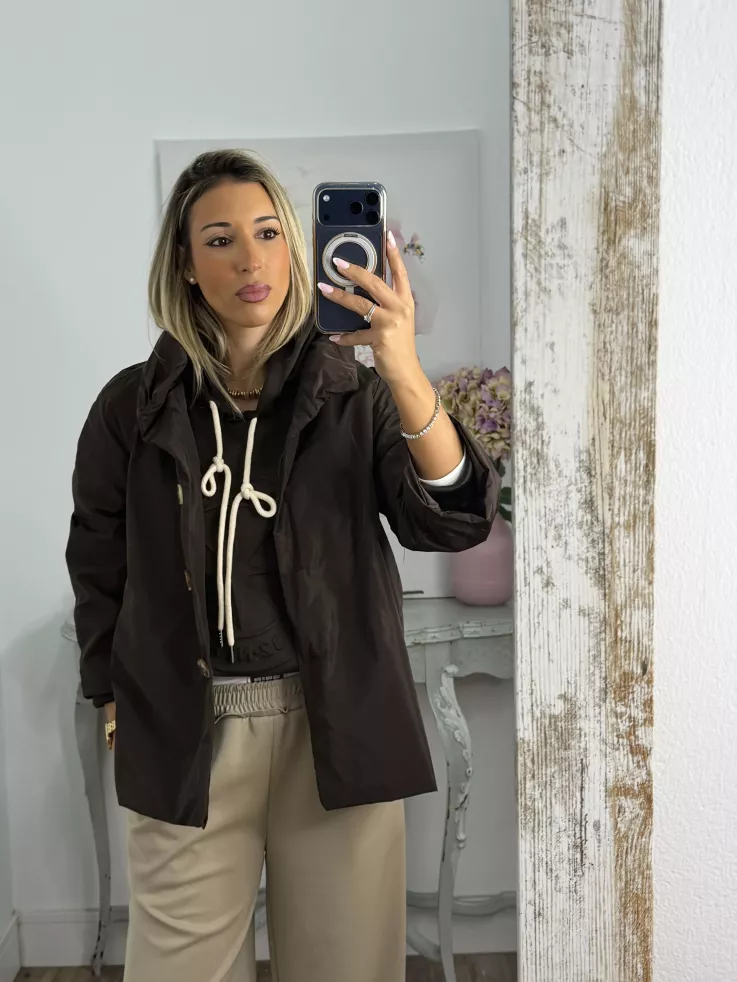 Cortavientos cuello chimenea choco