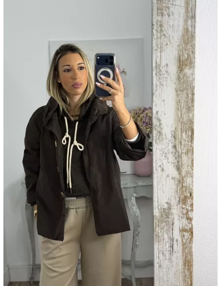 Cortavientos cuello chimenea choco