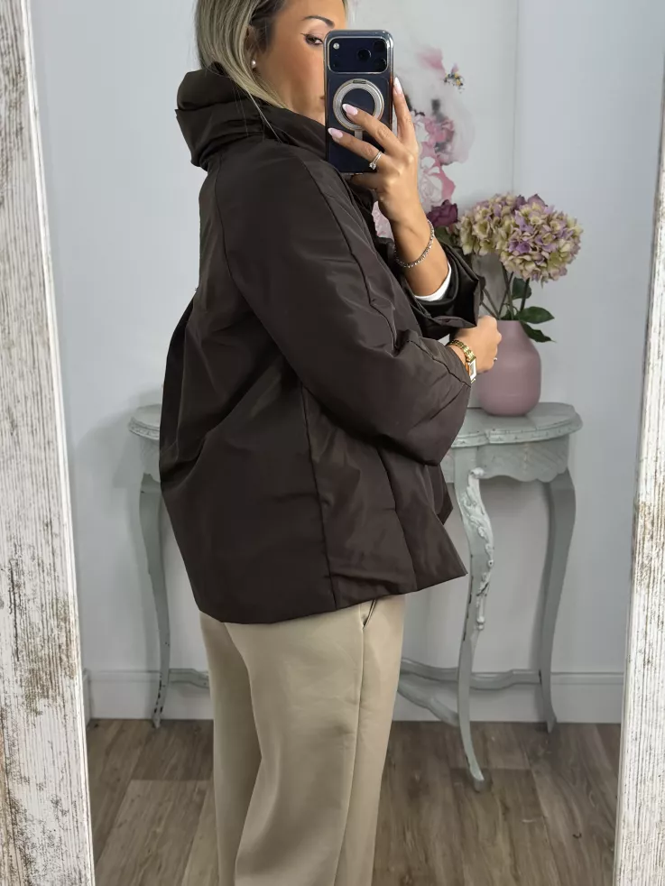 Cortavientos cuello chimenea choco