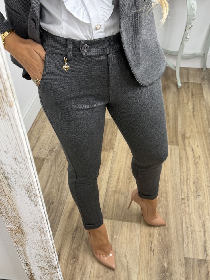 Traje chaqueta y pantalón pitillo gris