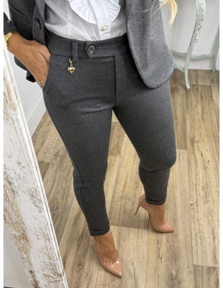 Traje chaqueta y pantalón pitillo gris