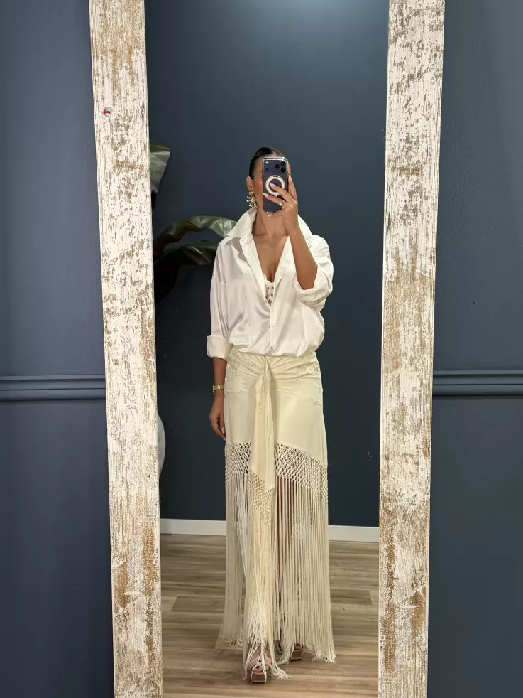 Falda blanca borda con flecos