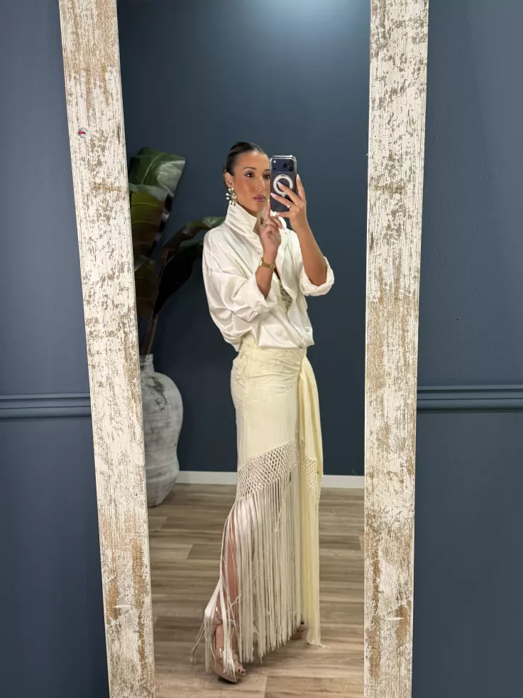 Falda blanca borda con flecos