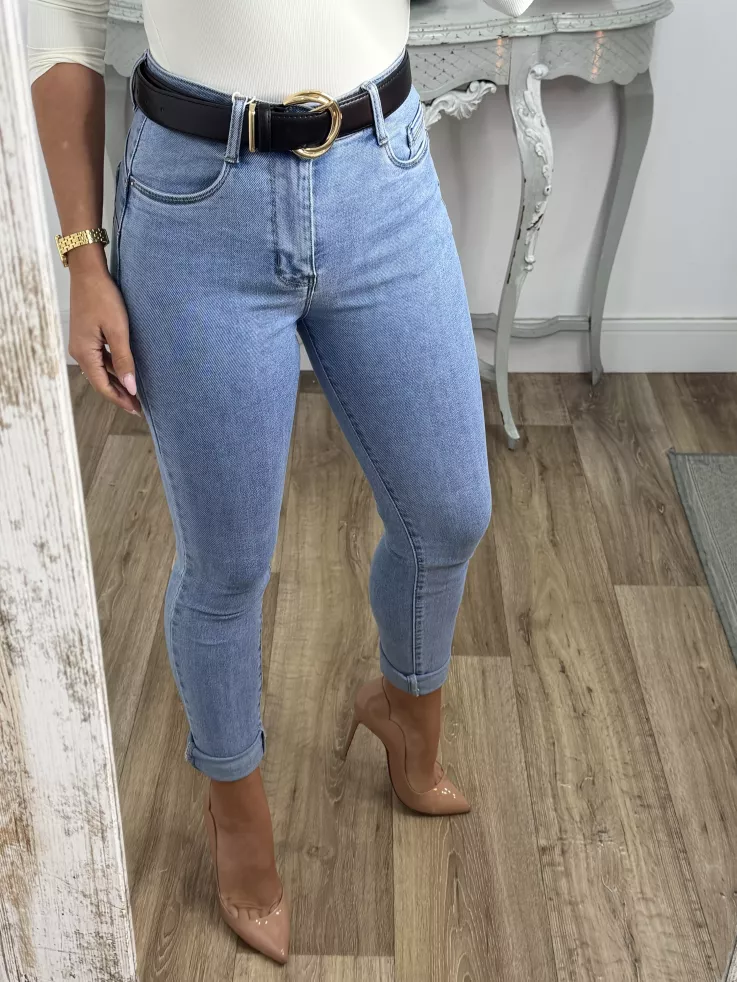 Jeans vaquero claro etiqueta roja